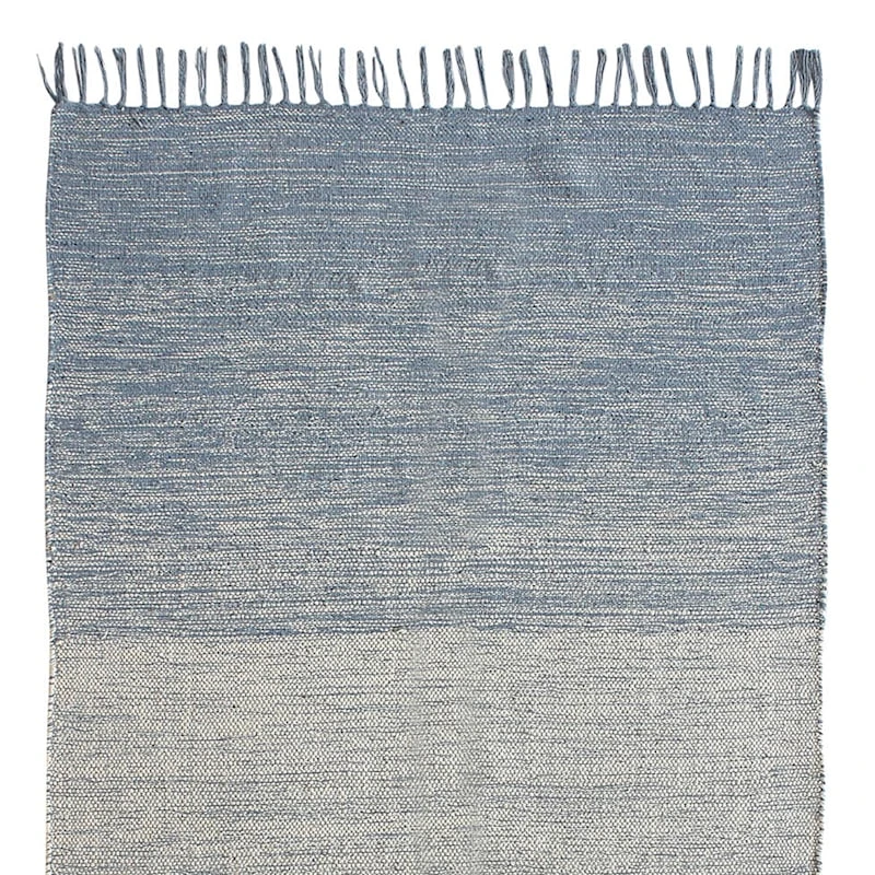 (D522) Blue Ombre Fringe Accent Rug, 3x5 2 (D522) Blue Ombre Fringe Accent Rug, 3x5 - Image 2